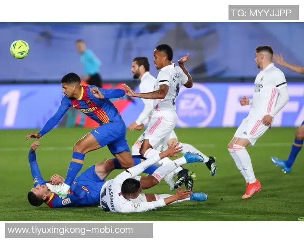 皇马巴萨争抢19岁中场斯米特要价高达6000万欧元 皇马巴萨争抢19岁中场斯米特要价高达6000万欧元