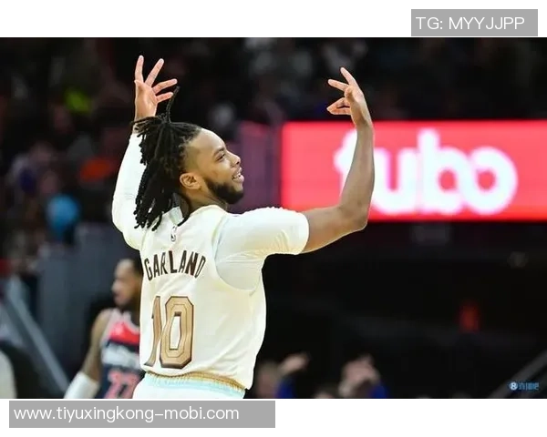 莱夫利全能表现助力球队攻防两端6中5贡献10分6板3助2断2帽 莱夫利全能表现助力球队攻防两端6中5贡献10分6板3助2断2帽